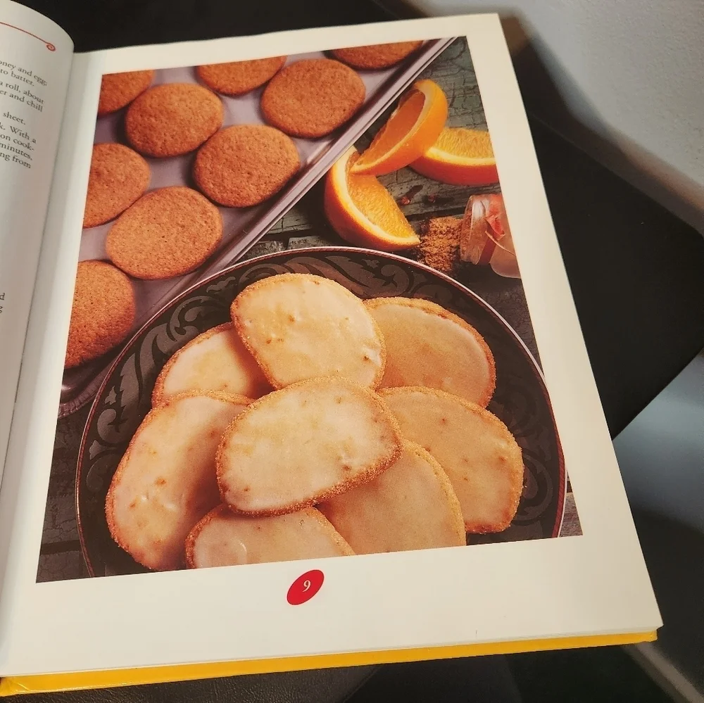 The Ultimate Cookie Book 1997 Hardcover Cookbook